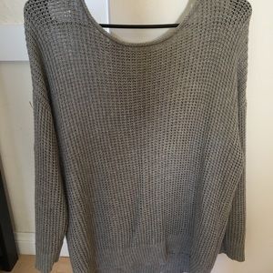 Levi’s- grey knit sweater- pull over